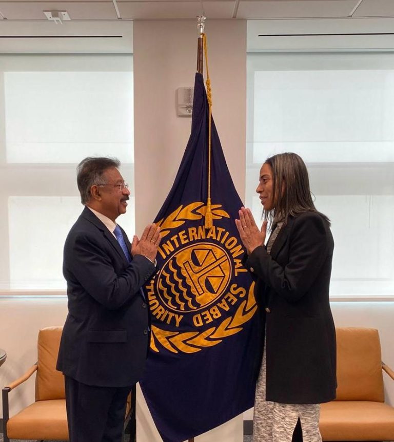 Ambassador Jayasuriya presents Credentials to the International Seabed Authority