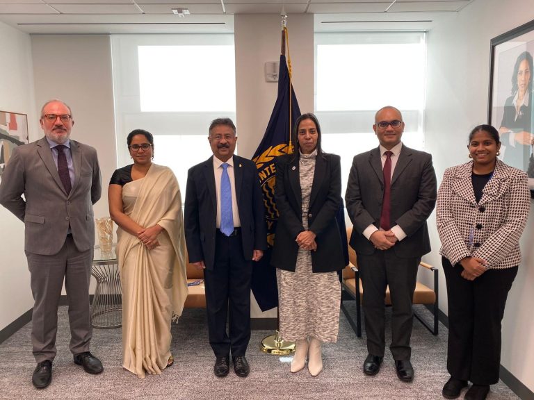 Ambassador Jayasuriya presents Credentials to the International Seabed Authority