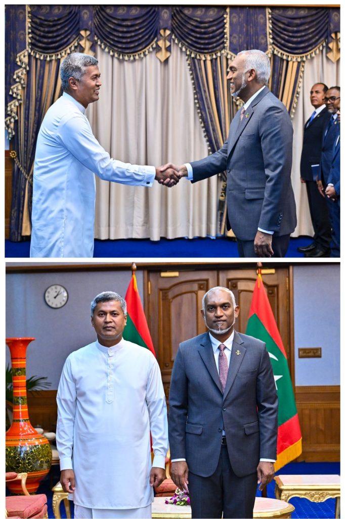 High Commissioner Mohamed Rizvi Hassen presents Letters of Credence to the President of the Republic of Maldives